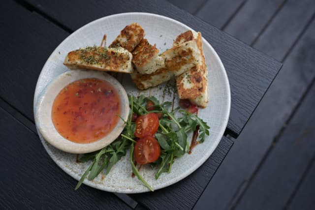 GRILLED HALLOUMI (V)