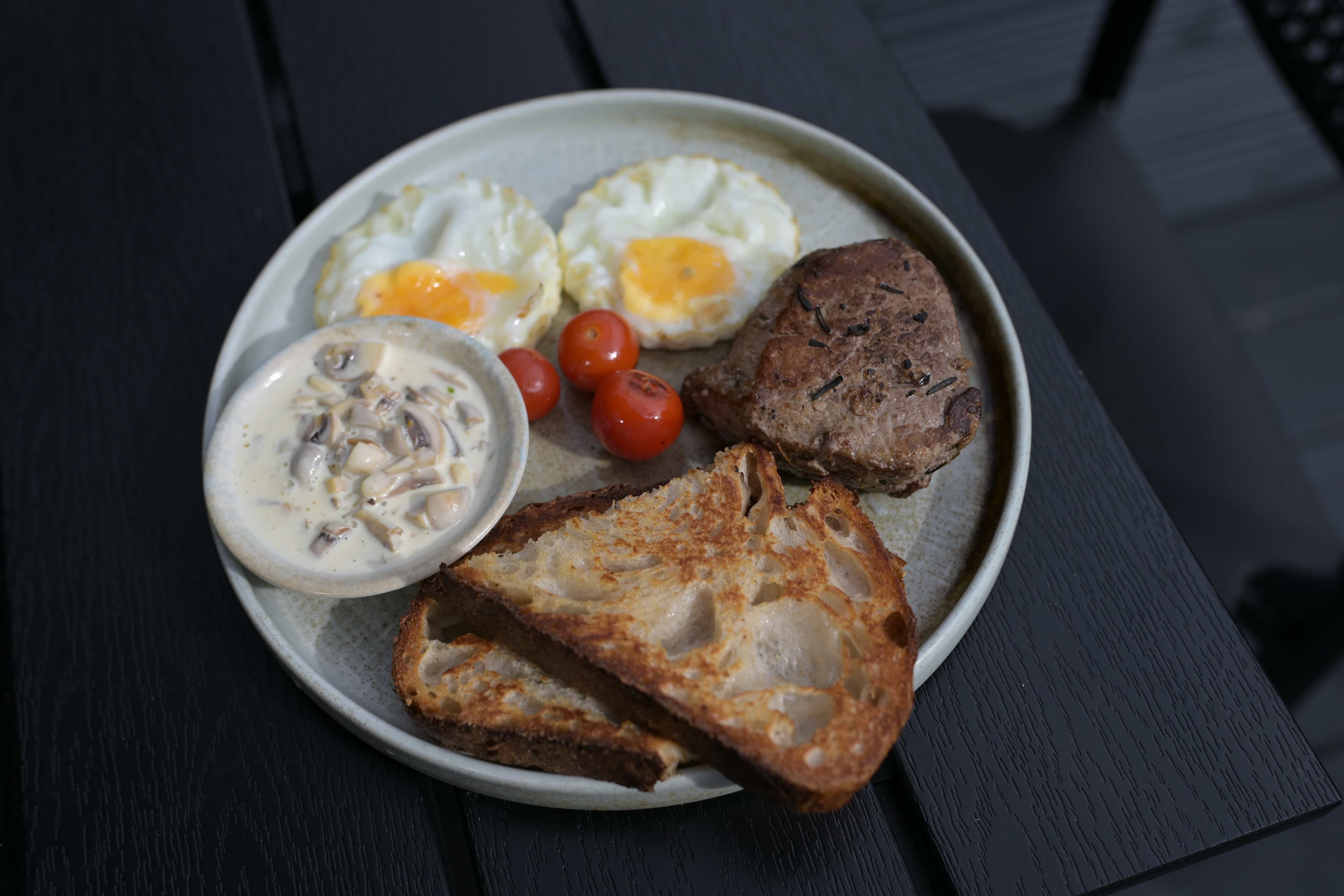 STEAK & EGG