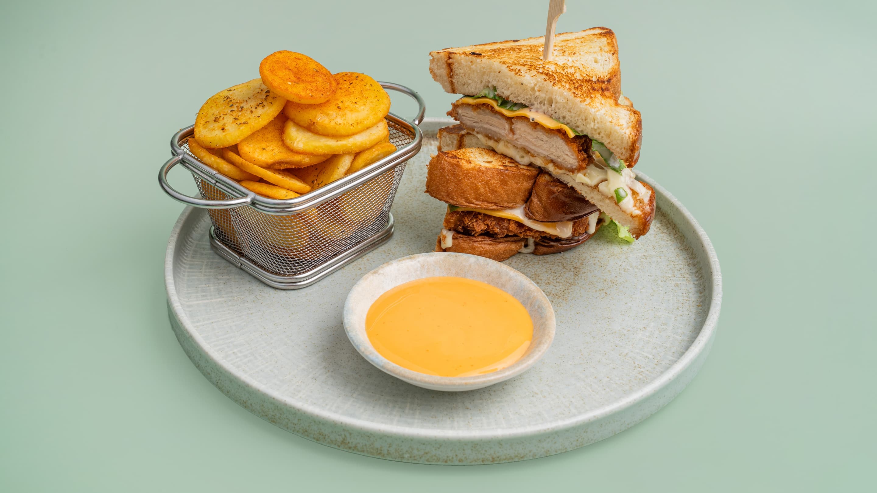 CRUNCHY CHICKEN BRIOCHE